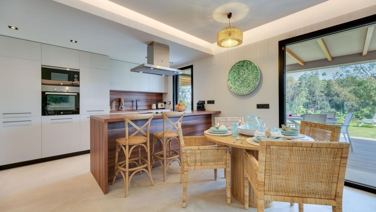 Appartement te koop in Nueva Andalucía | 3 slaapkamers H5513263