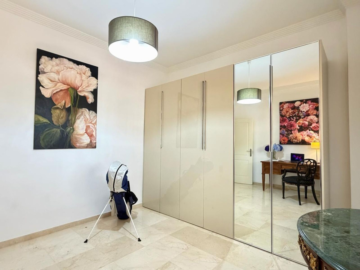 Appartement te koop in Nueva Andalucía | 2 slaapkamers H5513482