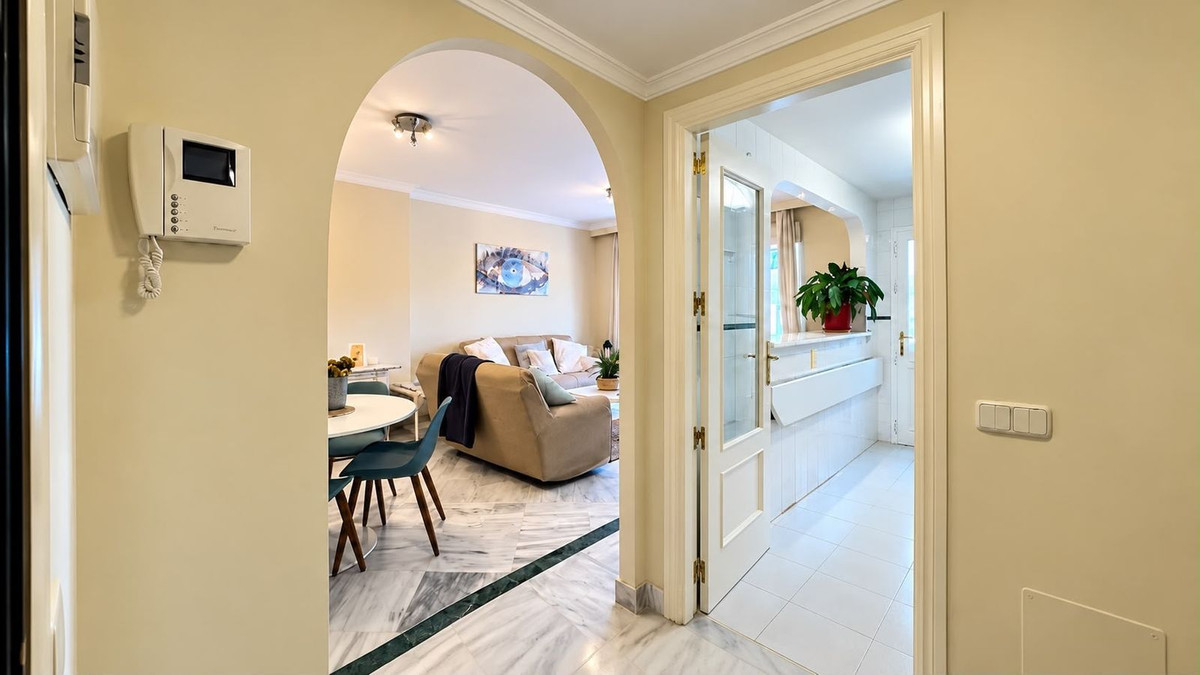 Appartement te koop in Nueva Andalucía | 2 slaapkamers H5513500