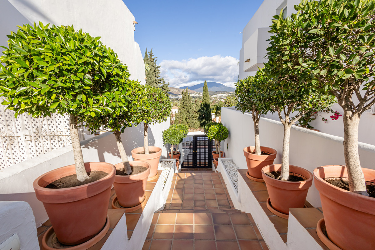 Appartement te koop in Nueva Andalucía | 2 slaapkamers H5514778