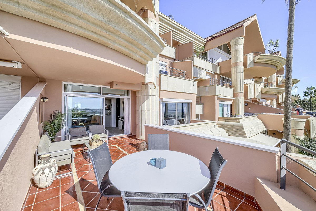 Appartement te koop in Nueva Andalucía | 2 slaapkamers H5516137