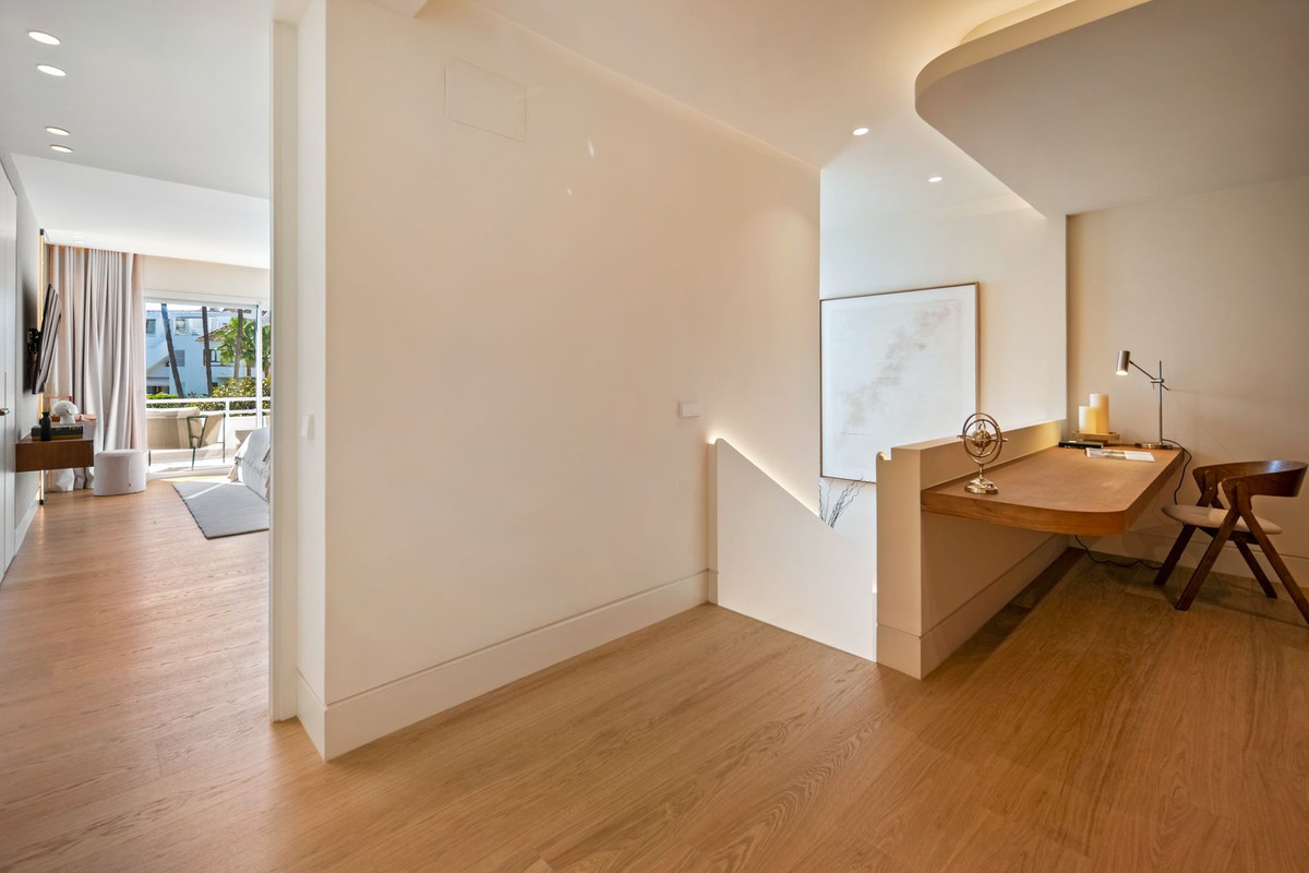 Duplex te koop in Nueva Andalucía | 4 slaapkamers H5517631