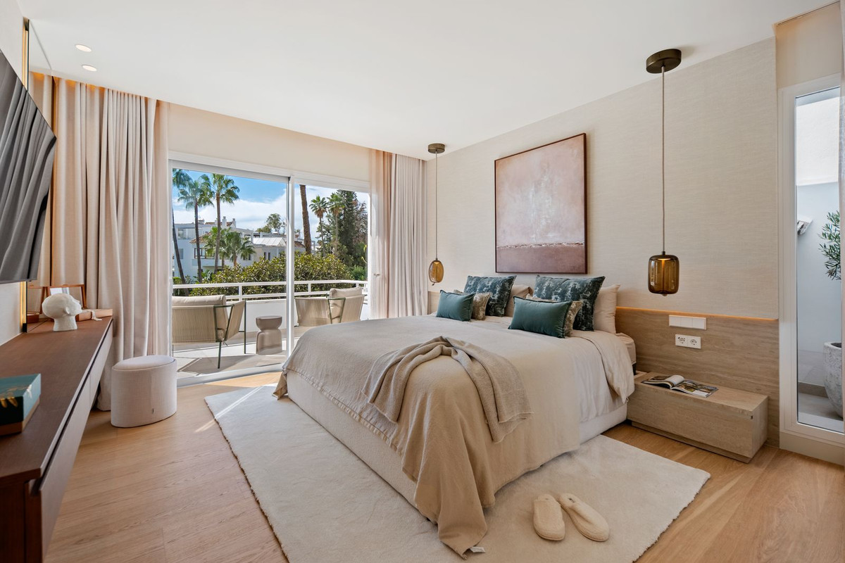 Duplex te koop in Nueva Andalucía | 4 slaapkamers H5517631