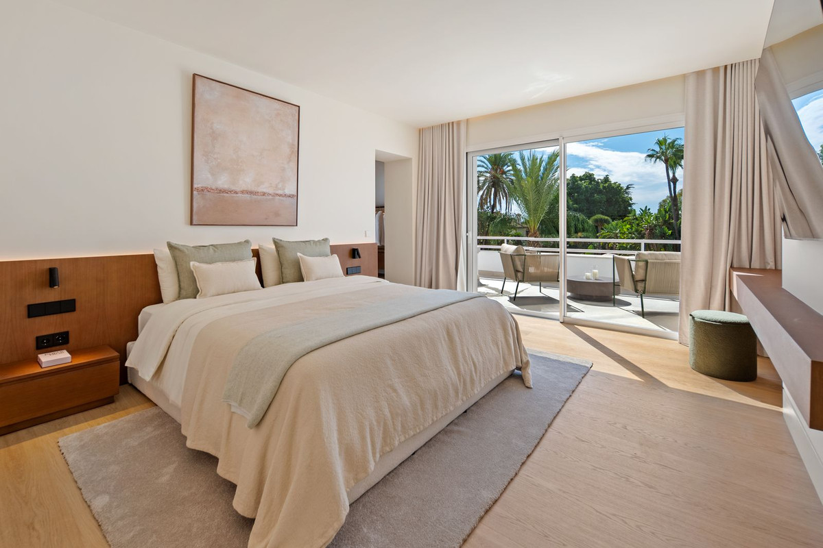 Duplex te koop in Nueva Andalucía | 4 slaapkamers H5517631
