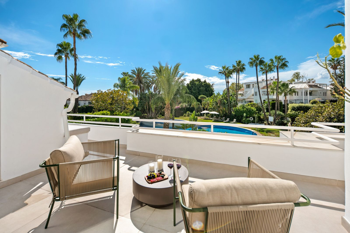 Duplex te koop in Nueva Andalucía | 4 slaapkamers H5517631