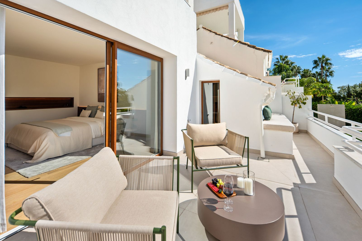 Duplex te koop in Nueva Andalucía | 4 slaapkamers H5517631