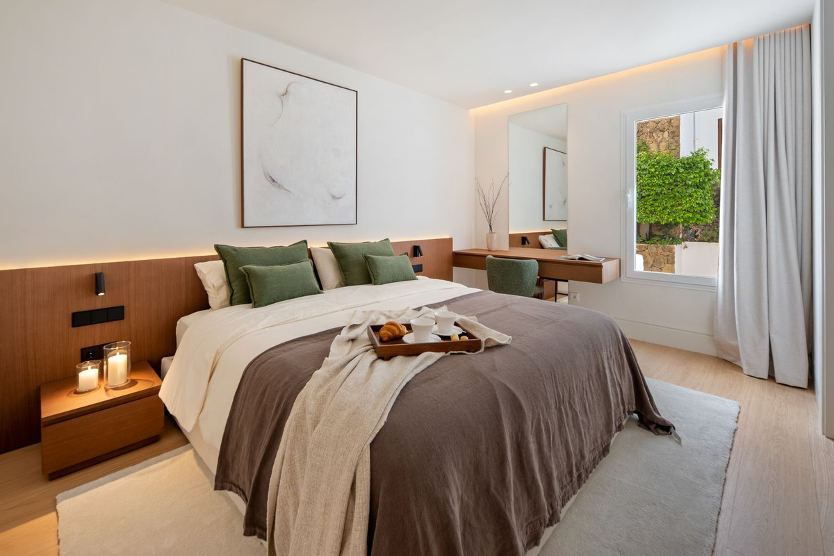 Duplex te koop in Nueva Andalucía | 4 slaapkamers H5517631
