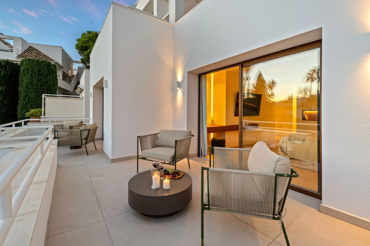 Duplex te koop in Nueva Andalucía | 4 slaapkamers H5517631
