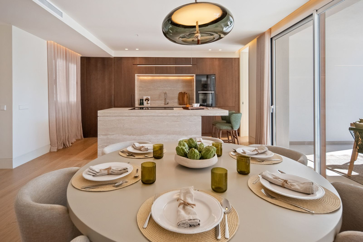Duplex te koop in Nueva Andalucía | 4 slaapkamers H5517631
