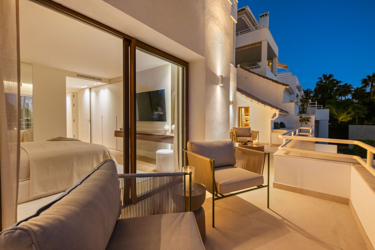 Duplex te koop in Nueva Andalucía | 4 slaapkamers H5517631