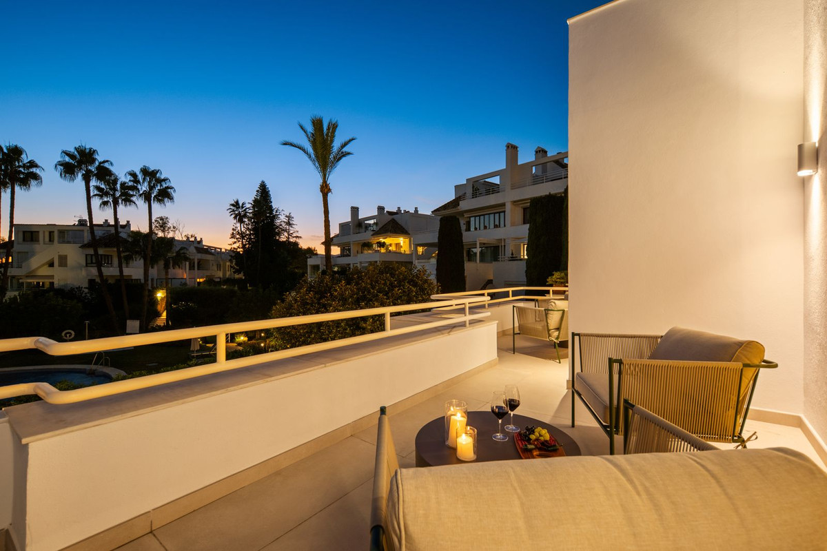 Duplex te koop in Nueva Andalucía | 4 slaapkamers H5517631