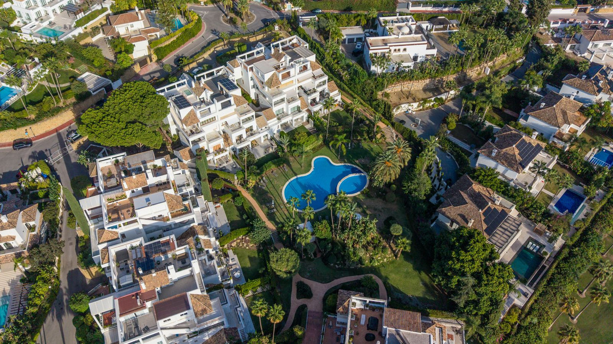 Duplex te koop in Nueva Andalucía | 4 slaapkamers H5517631