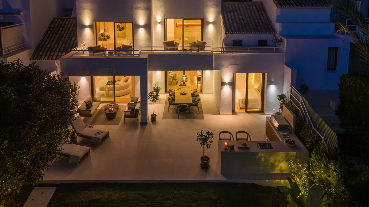 Duplex te koop in Nueva Andalucía | 4 slaapkamers H5517631