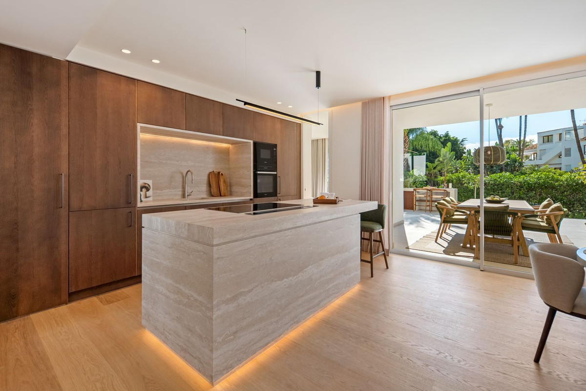 Duplex te koop in Nueva Andalucía | 4 slaapkamers H5517631