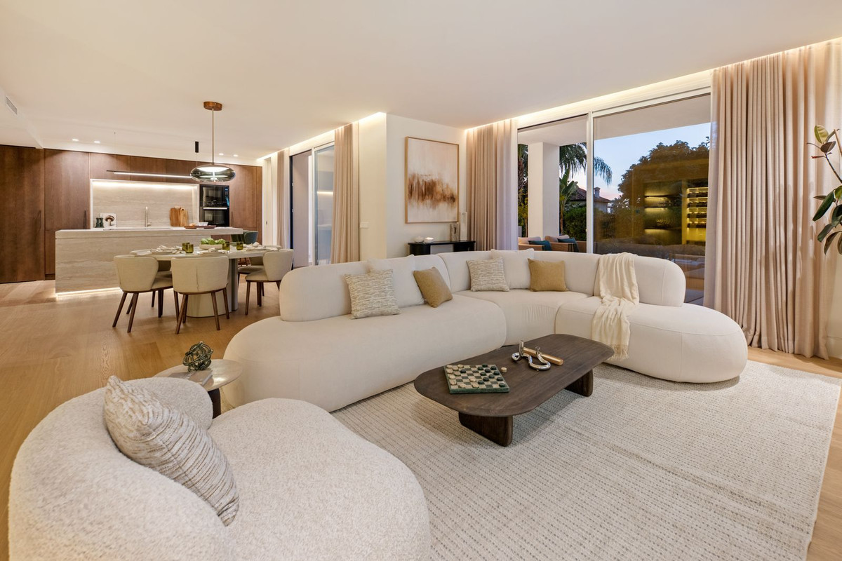 Duplex te koop in Nueva Andalucía | 4 slaapkamers H5517631
