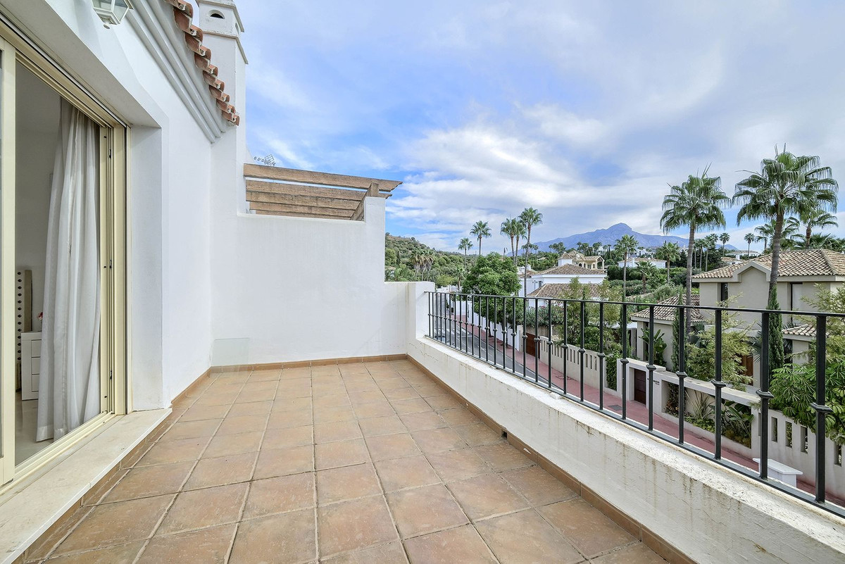 Appartement te koop in Nueva Andalucía | 4 slaapkamers H5517745