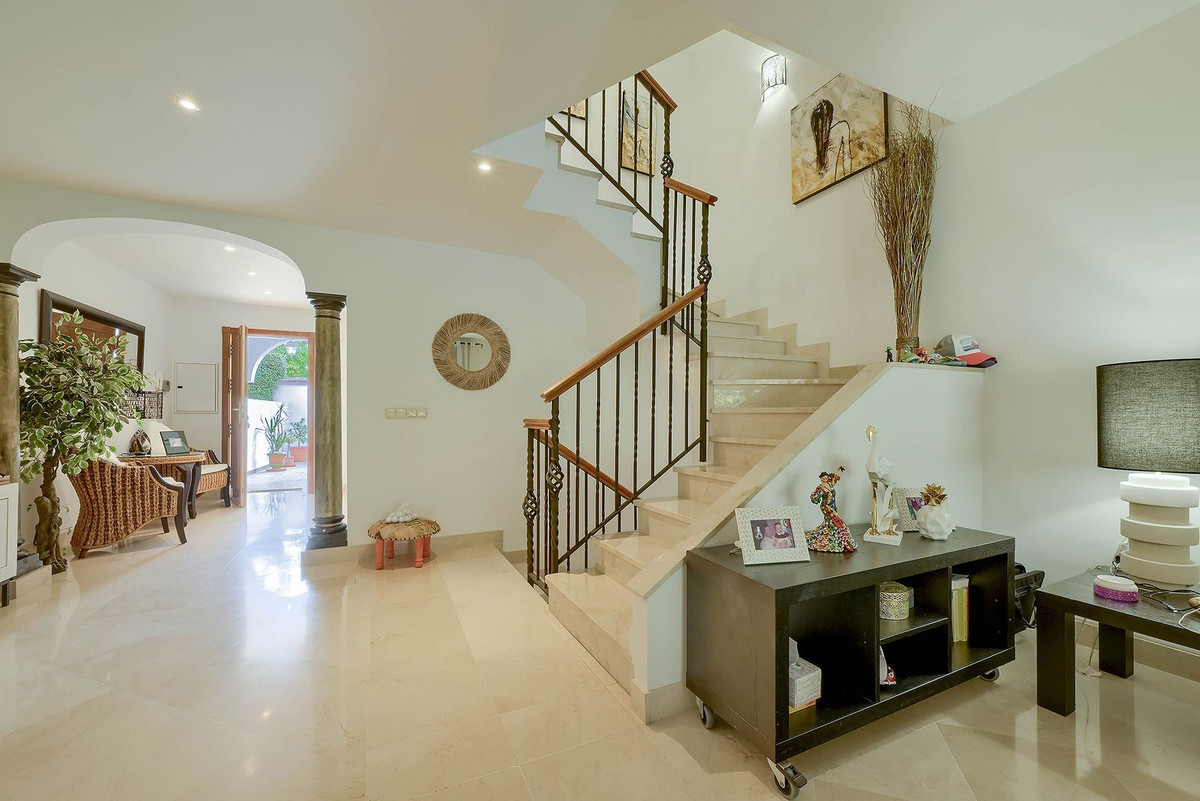 Appartement te koop in Nueva Andalucía | 4 slaapkamers H5517745