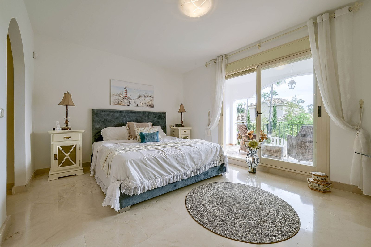 Appartement te koop in Nueva Andalucía | 4 slaapkamers H5517745