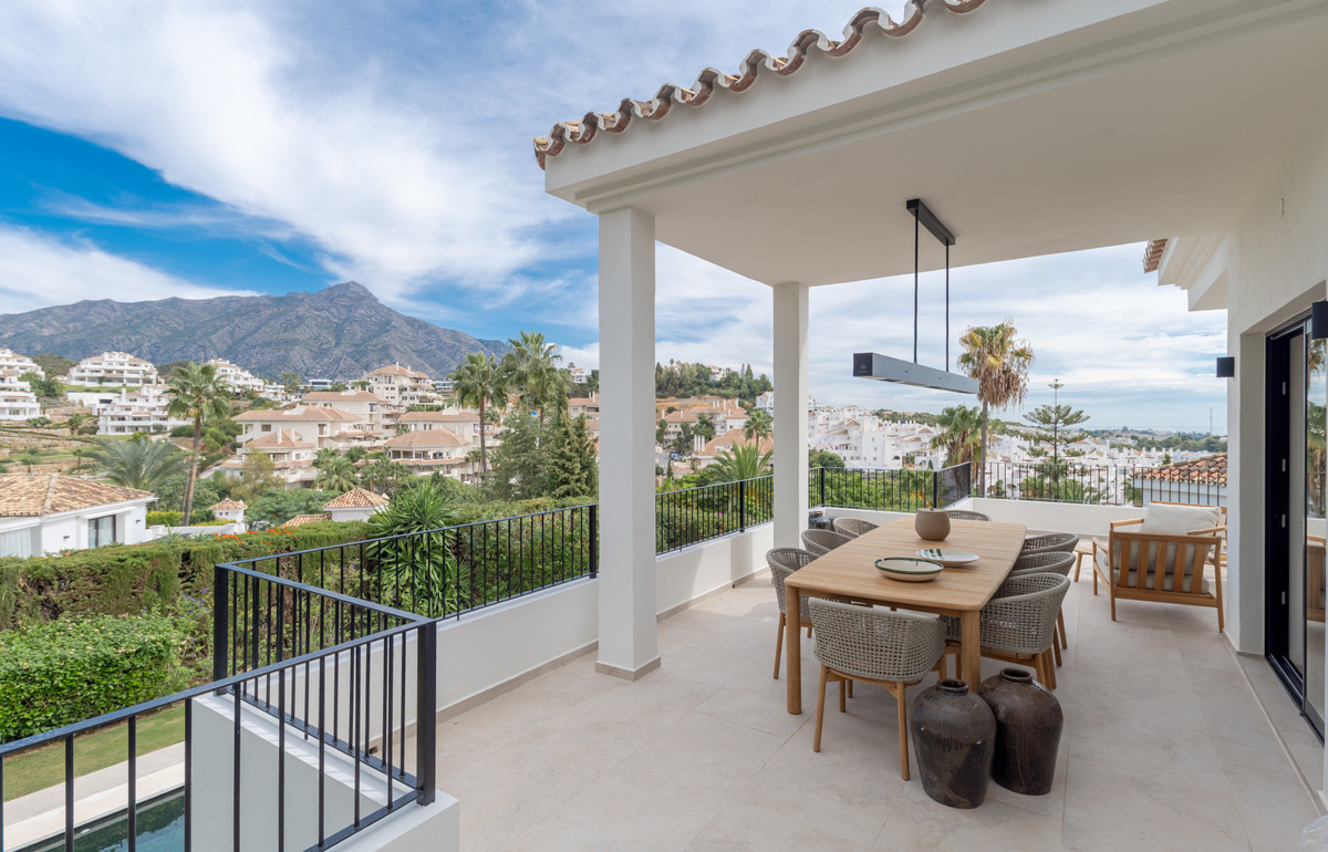 Huis te koop in Nueva Andalucía | 4 slaapkamers H5517868