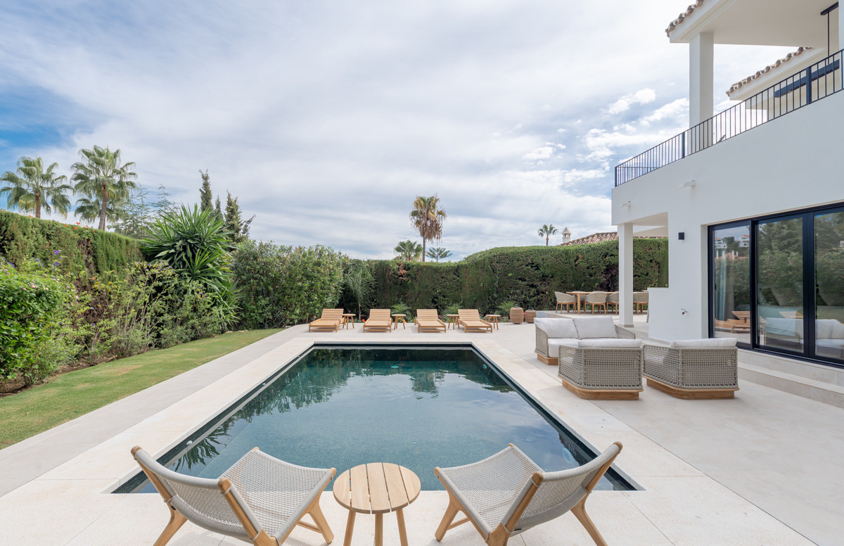 Huis te koop in Nueva Andalucía | 4 slaapkamers H5517868