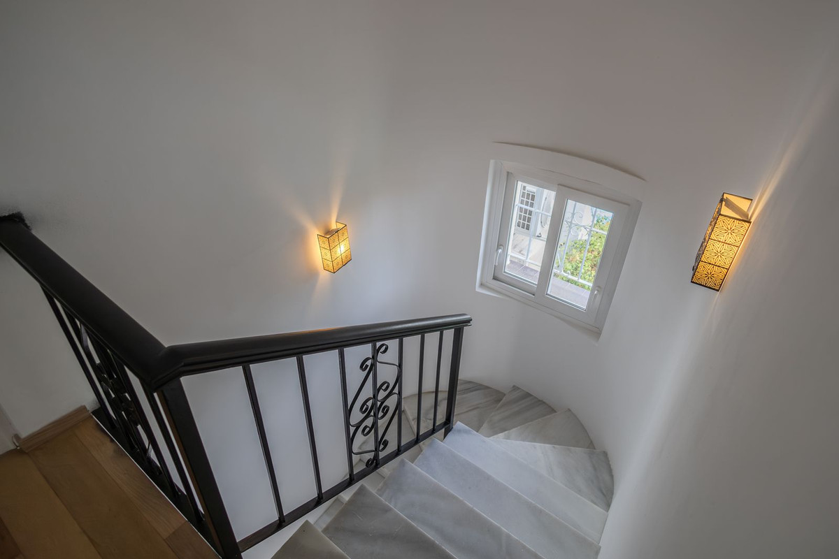 Huis te koop in Nueva Andalucía | 4 slaapkamers H5519467