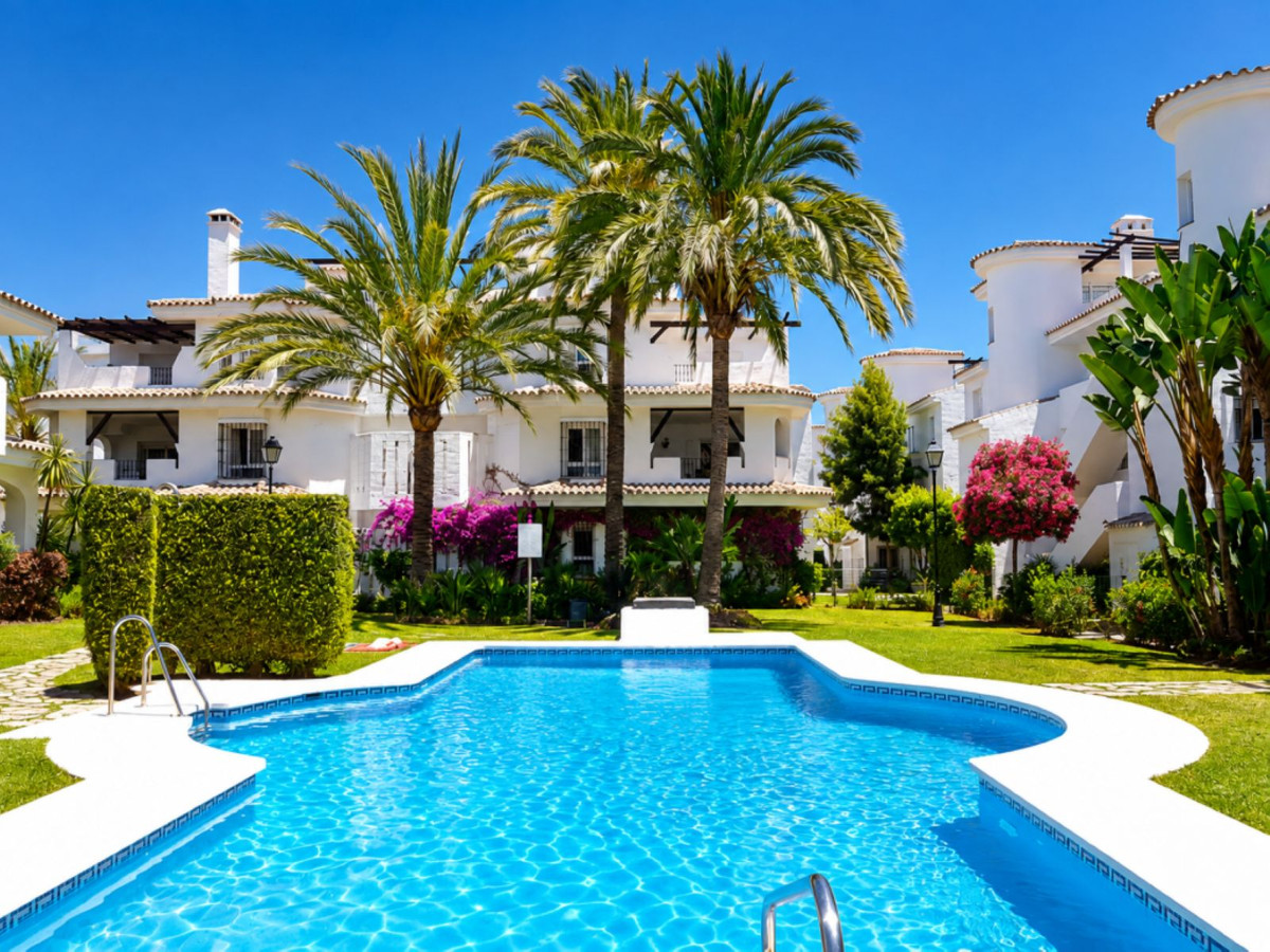 Appartement te koop in Nueva Andalucía | 2 slaapkamers H5520001