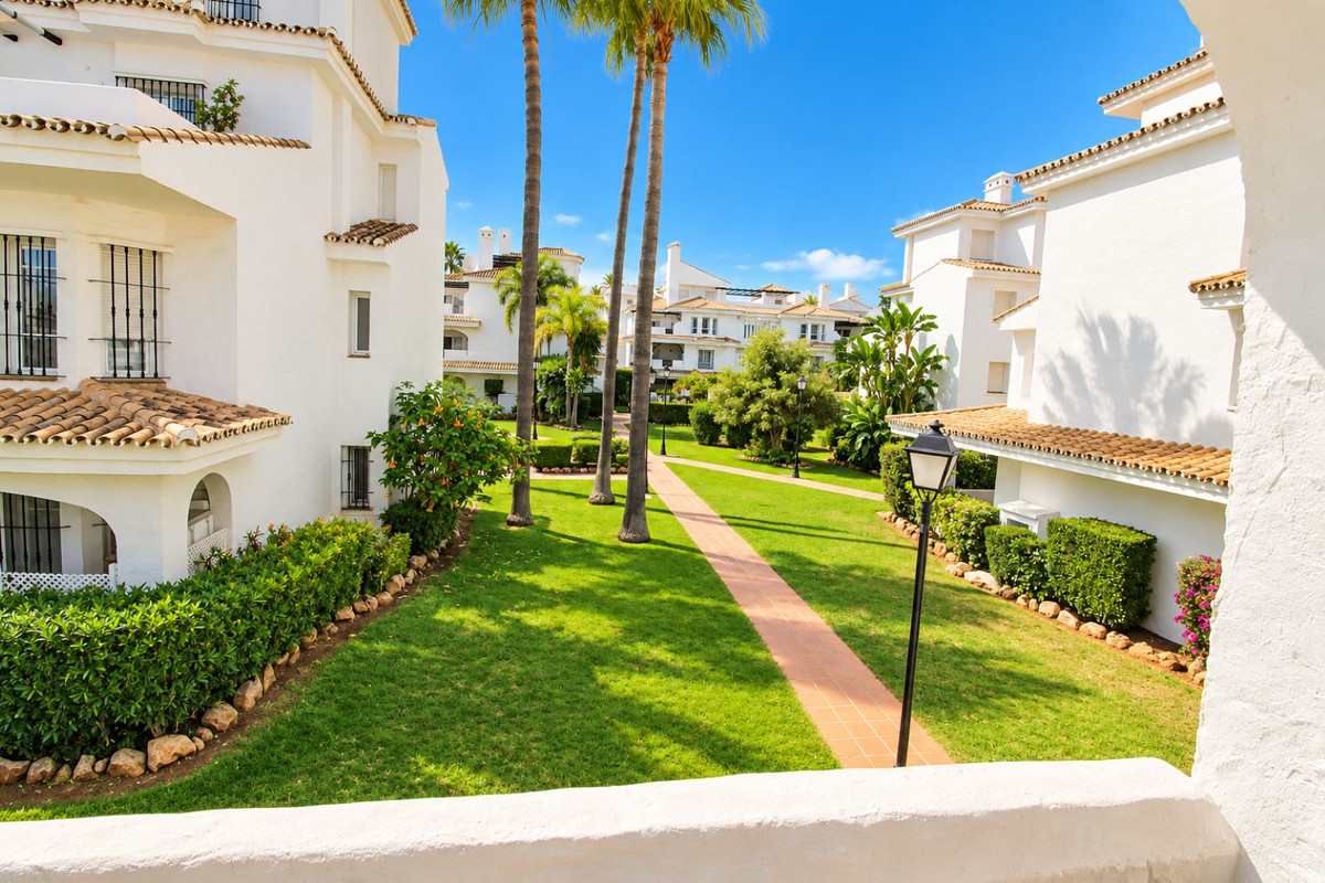 Appartement te koop in Nueva Andalucía | 2 slaapkamers H5520001