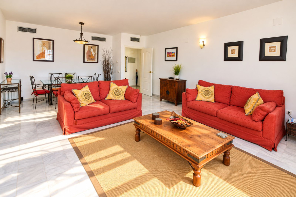Appartement te koop in Nueva Andalucía | 2 slaapkamers H5520001
