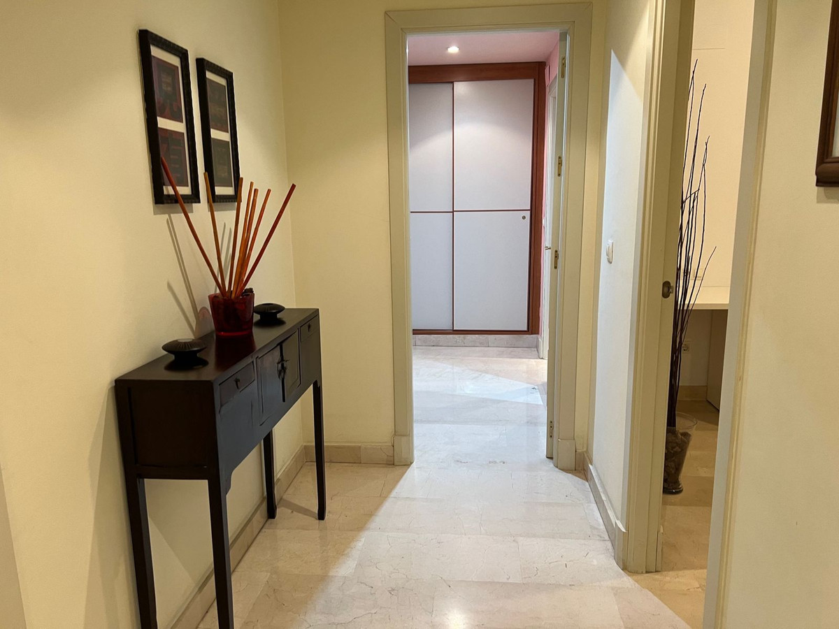 Appartement te koop in Nueva Andalucía | 3 slaapkamers H5524270