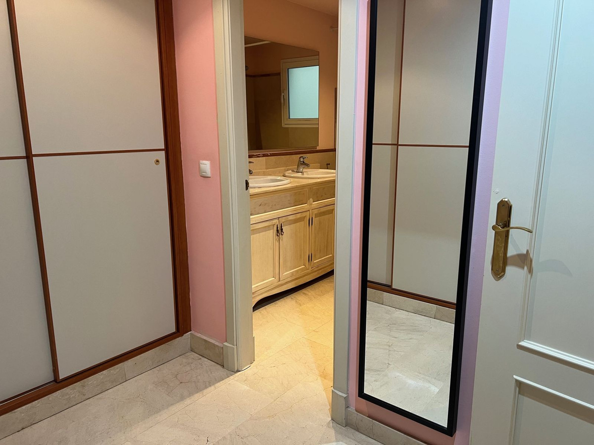 Appartement te koop in Nueva Andalucía | 3 slaapkamers H5524270