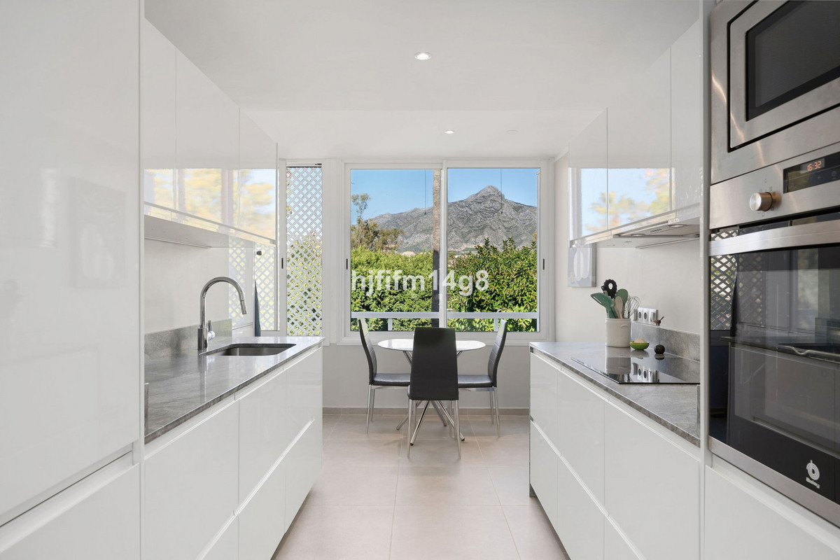 Appartement te koop in Nueva Andalucía | 2 slaapkamers H5524348