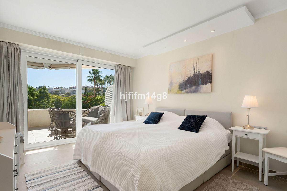 Appartement te koop in Nueva Andalucía | 2 slaapkamers H5524348