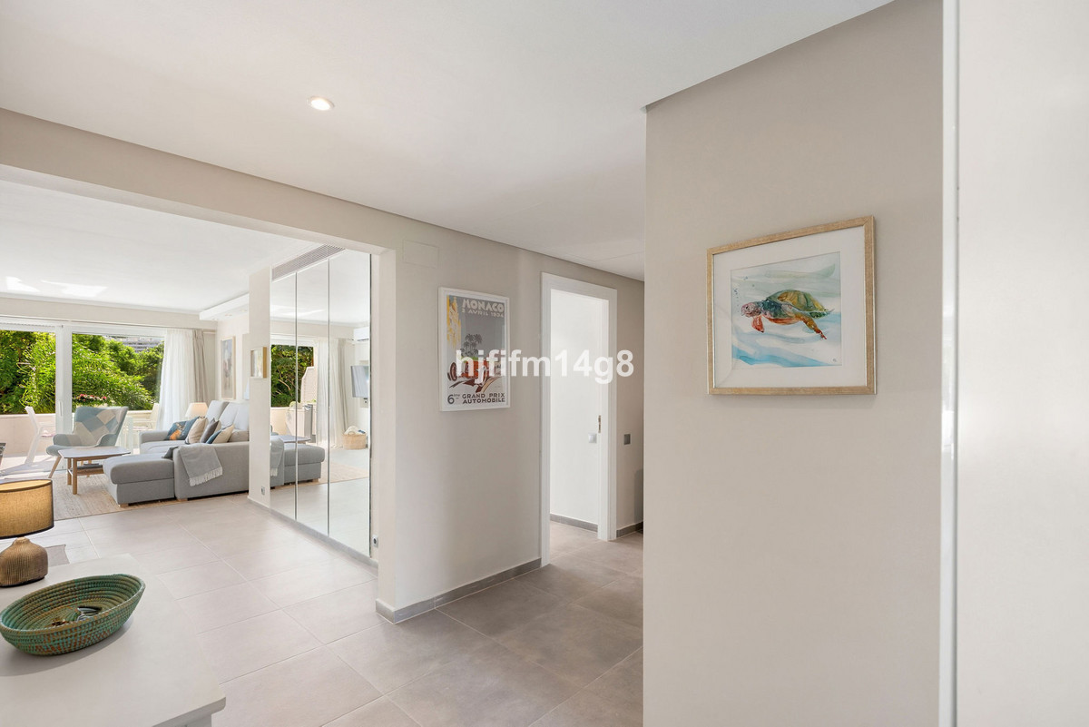 Appartement te koop in Nueva Andalucía | 2 slaapkamers H5524348