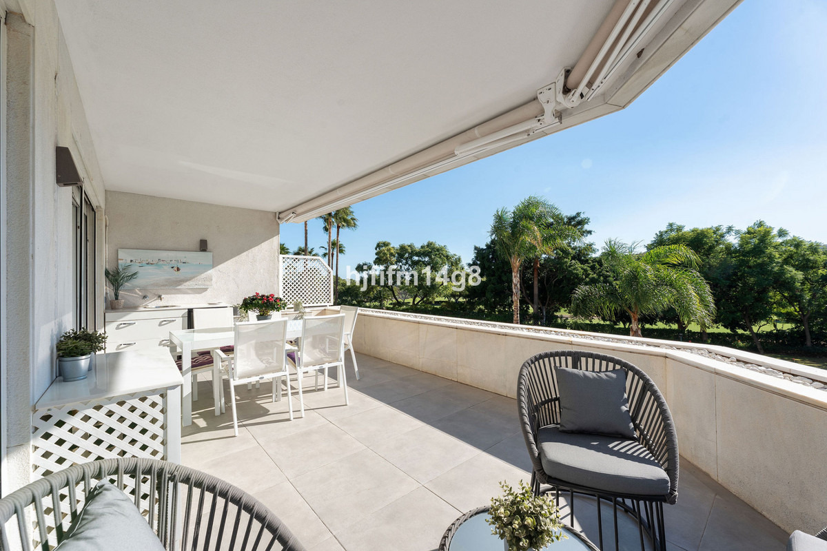 Appartement te koop in Nueva Andalucía | 2 slaapkamers H5524348