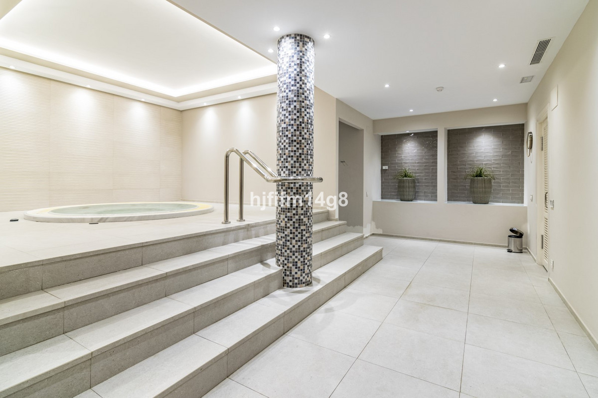 Appartement te koop in Nueva Andalucía | 2 slaapkamers H5524348