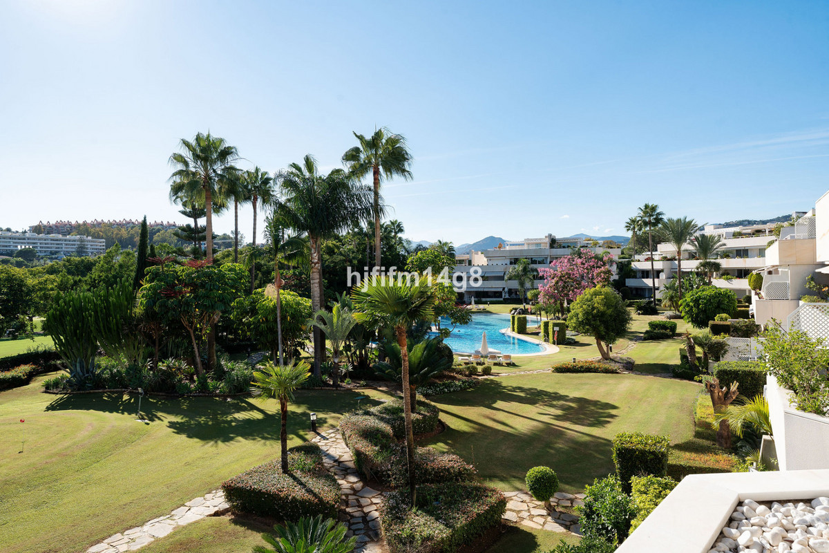 Appartement te koop in Nueva Andalucía | 2 slaapkamers H5524348