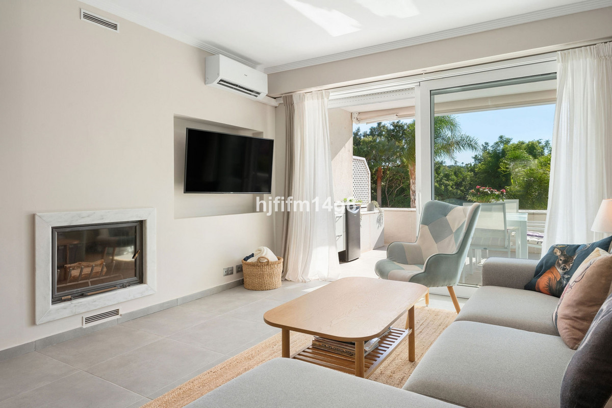 Appartement te koop in Nueva Andalucía | 2 slaapkamers H5524348