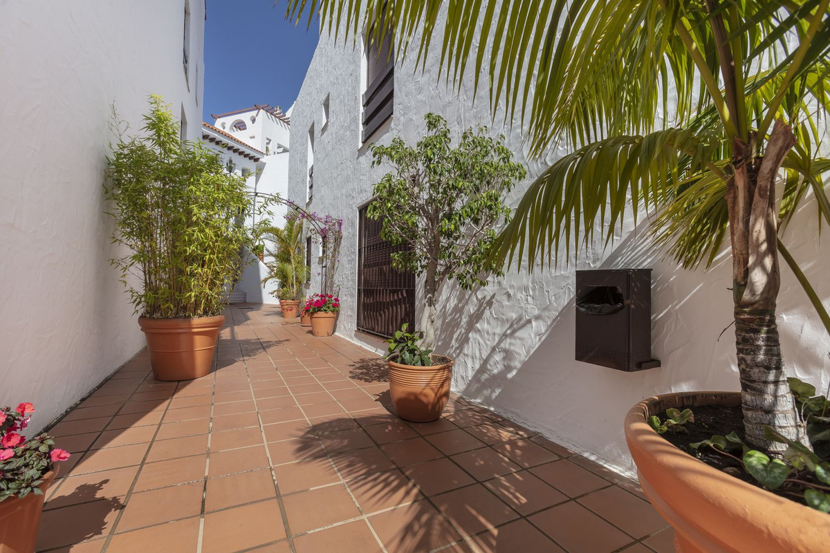 Appartement te koop in Nueva Andalucía | 2 slaapkamers H5524735