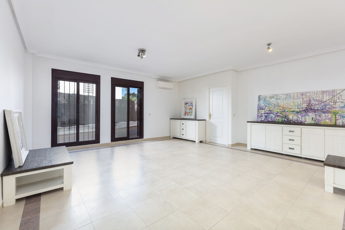 Appartement te koop in Nueva Andalucía | 2 slaapkamers H5524735