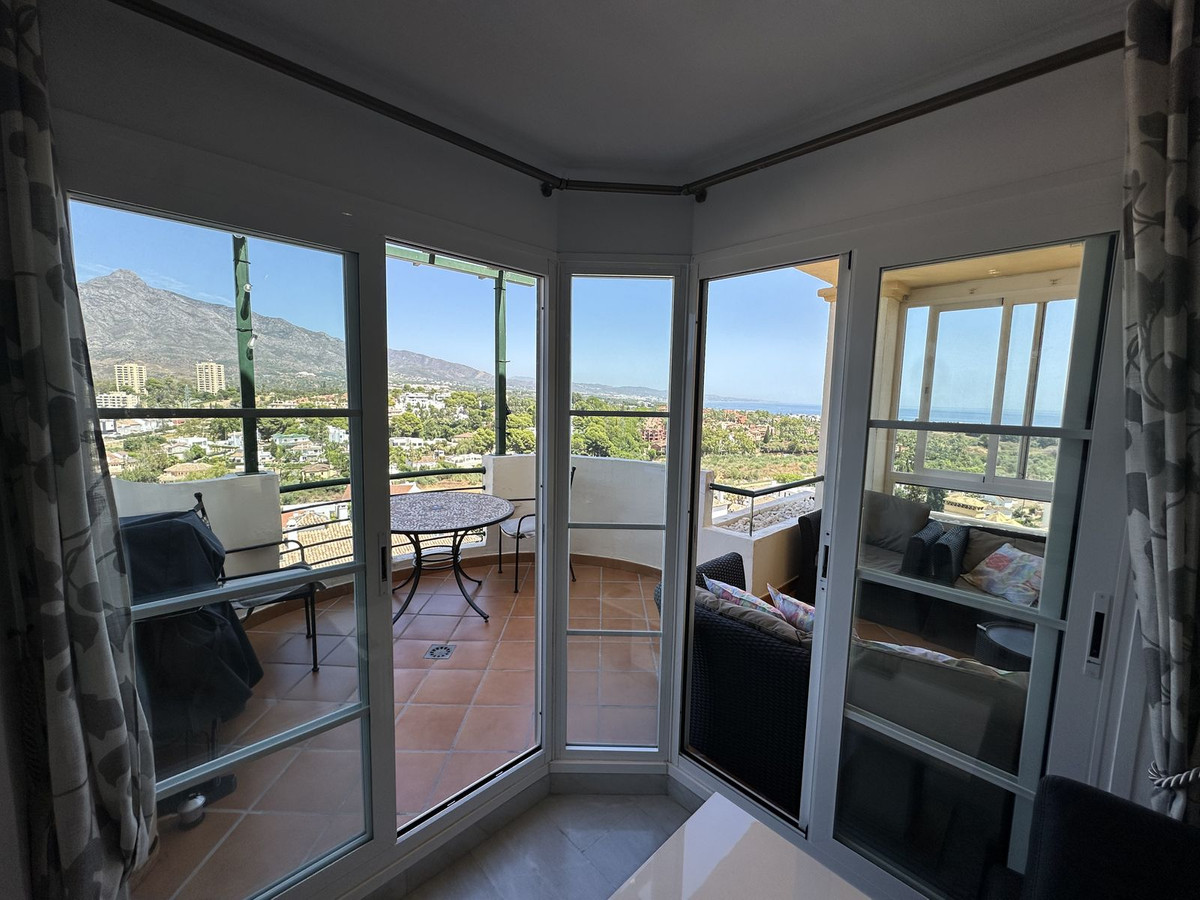 Appartement te koop in Nueva Andalucía | 2 slaapkamers H5524927