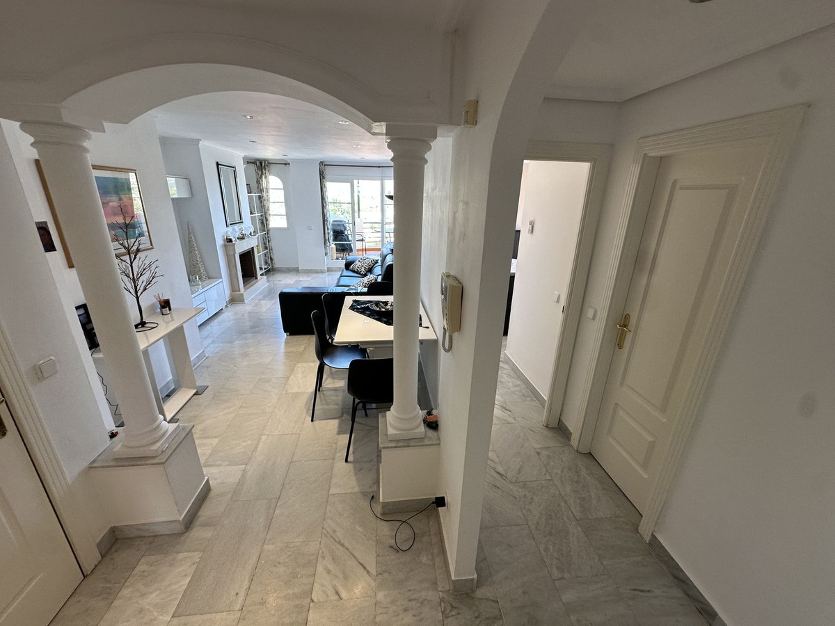 Appartement te koop in Nueva Andalucía | 2 slaapkamers H5524927