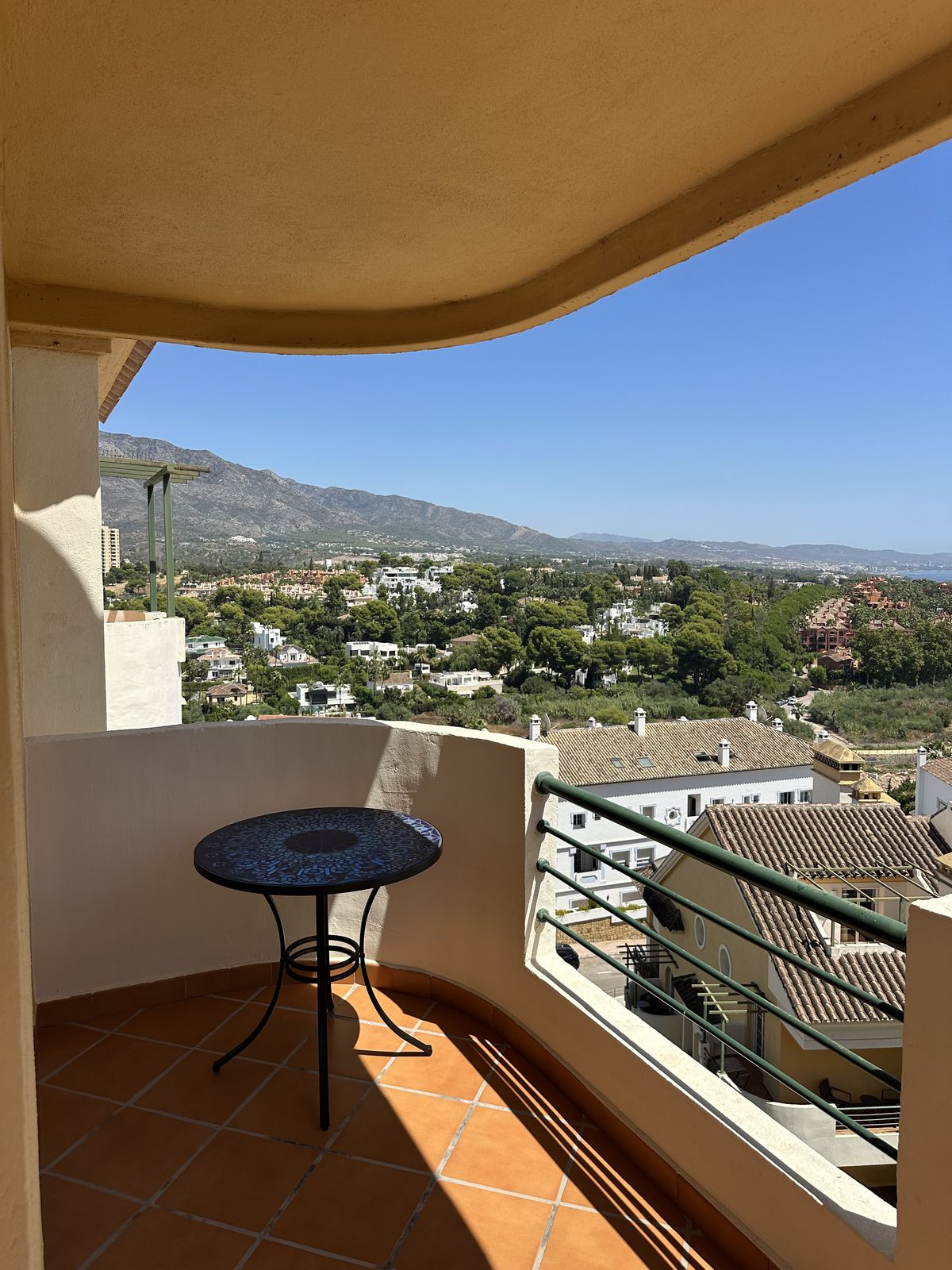 Appartement te koop in Nueva Andalucía | 2 slaapkamers H5524927