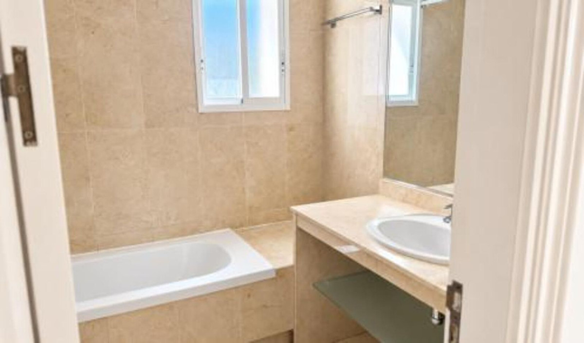Appartement te koop in Nueva Andalucía | 3 slaapkamers H5527354