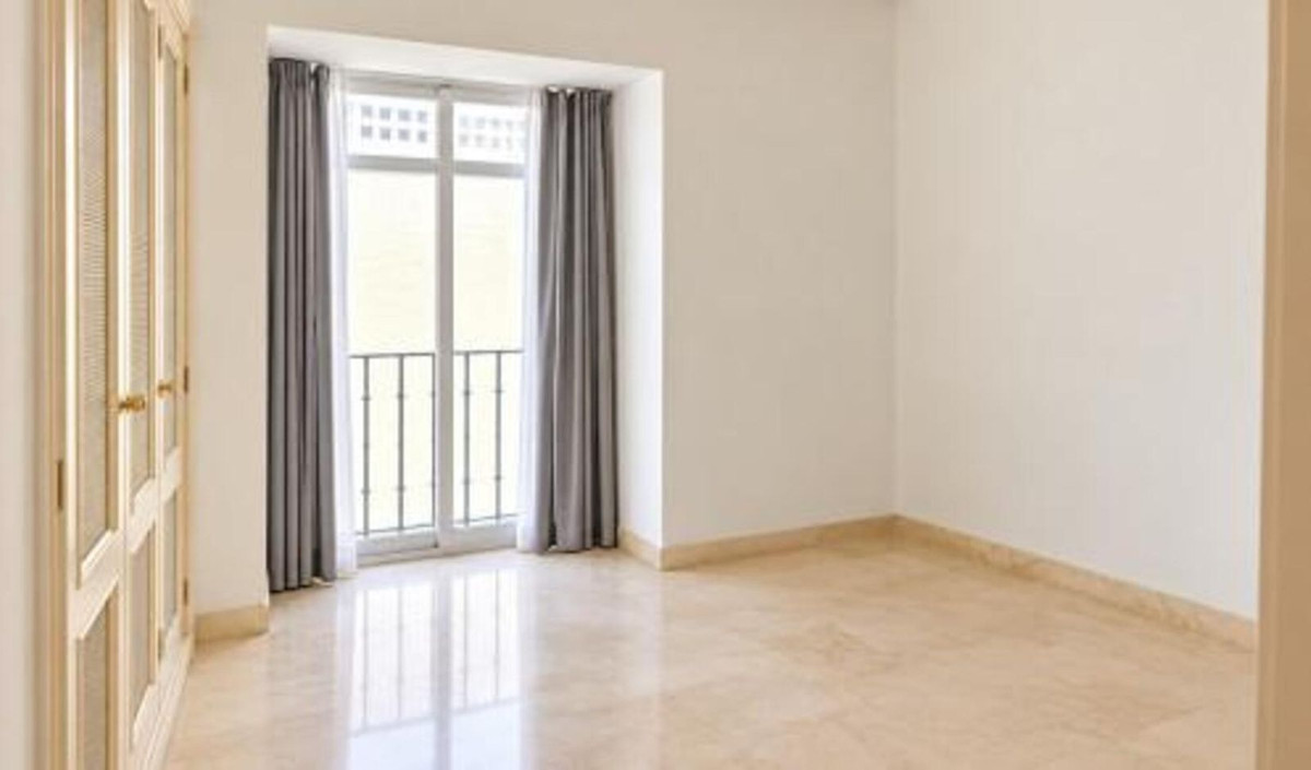 Appartement te koop in Nueva Andalucía | 3 slaapkamers H5527354