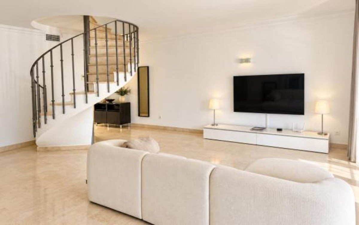 Appartement te koop in Nueva Andalucía | 3 slaapkamers H5527354