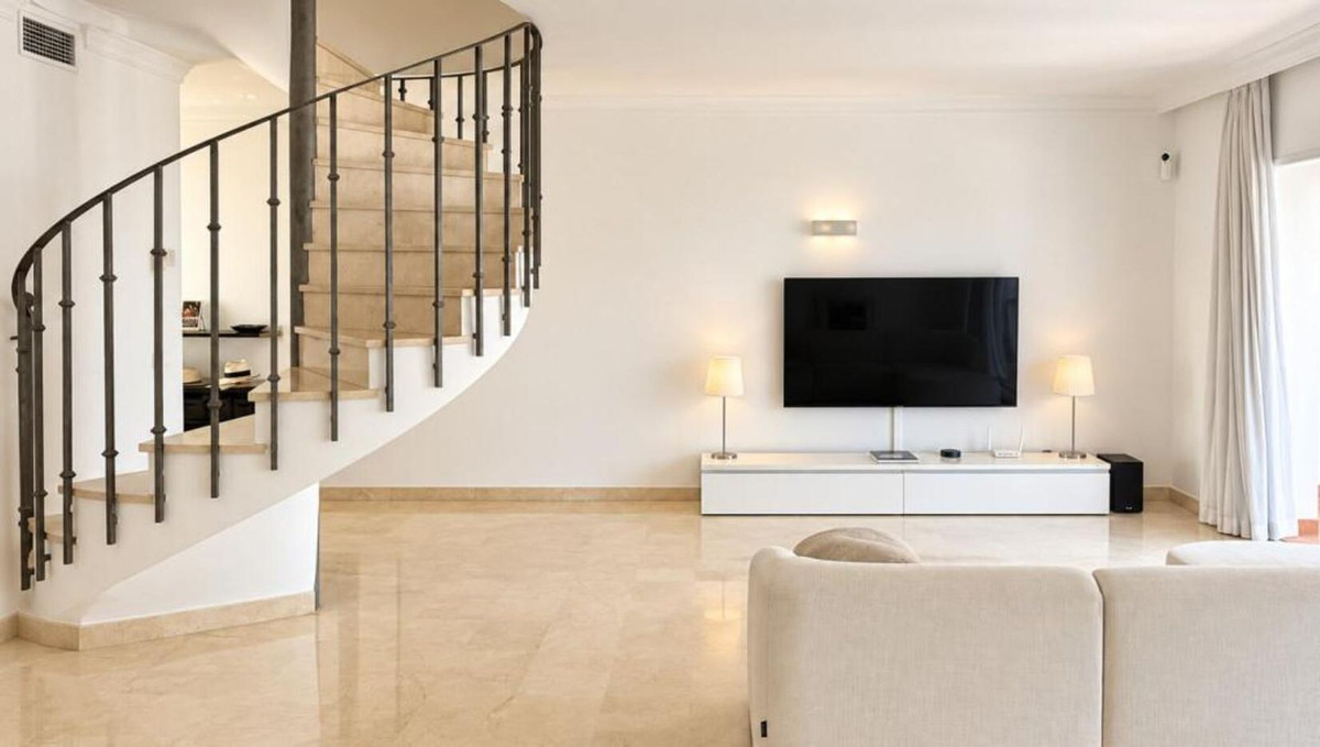 Appartement te koop in Nueva Andalucía | 3 slaapkamers H5527354