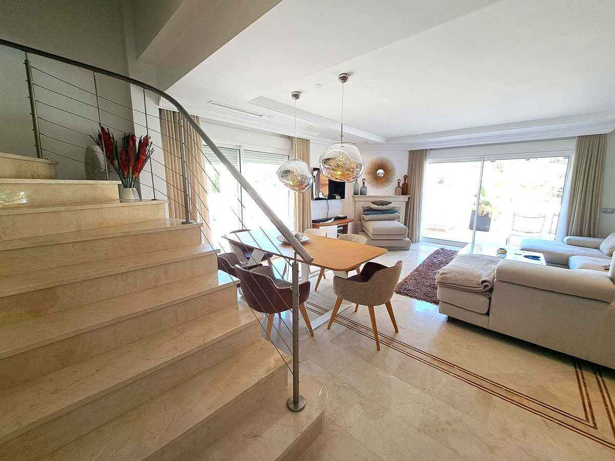Appartement te koop in Nueva Andalucía | 3 slaapkamers H5528578