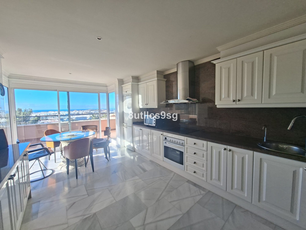 Appartement te koop in Nueva Andalucía | 5 slaapkamers H5528734