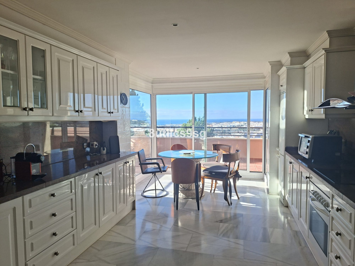 Appartement te koop in Nueva Andalucía | 5 slaapkamers H5528734