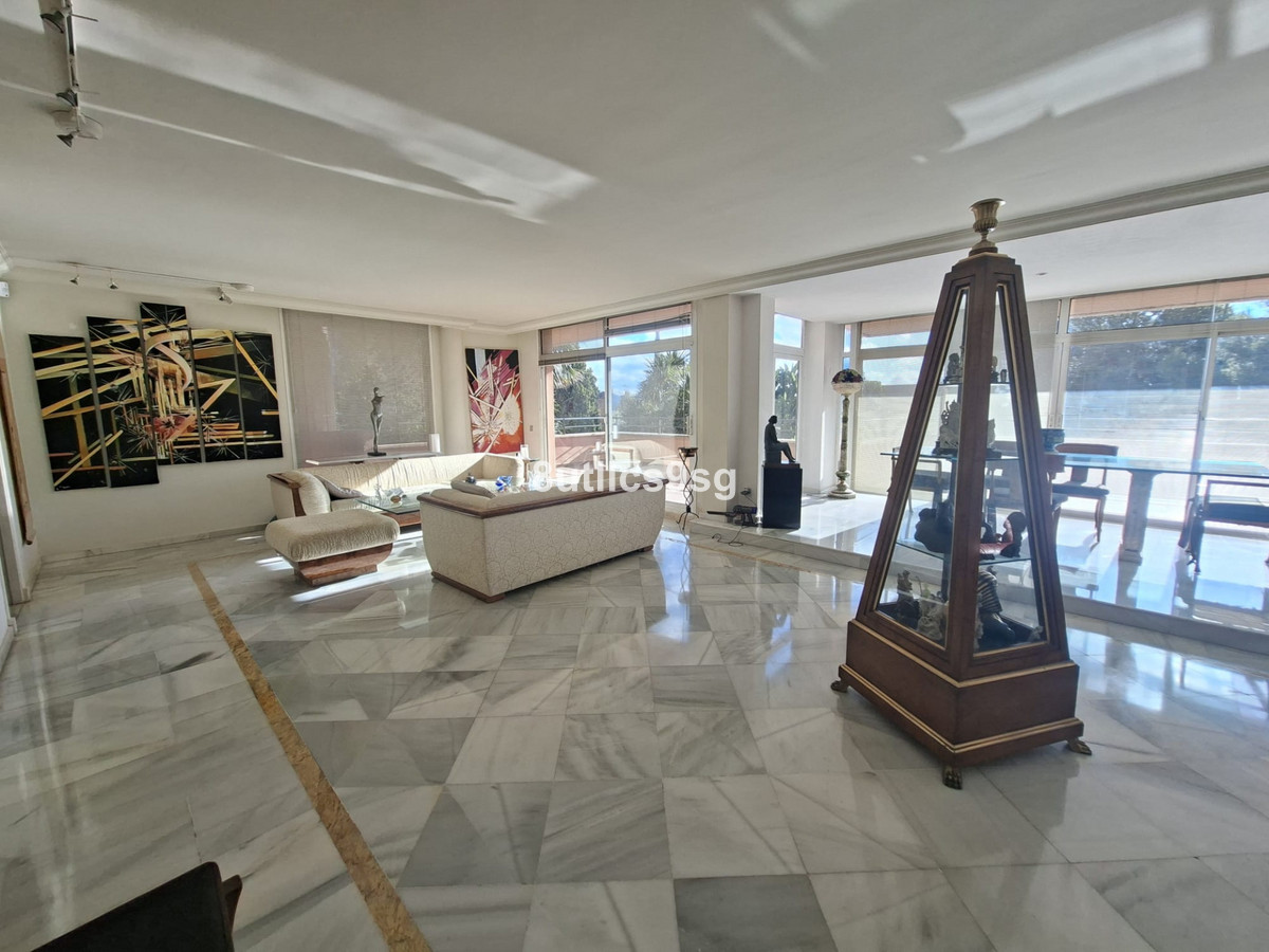 Appartement te koop in Nueva Andalucía | 5 slaapkamers H5528734